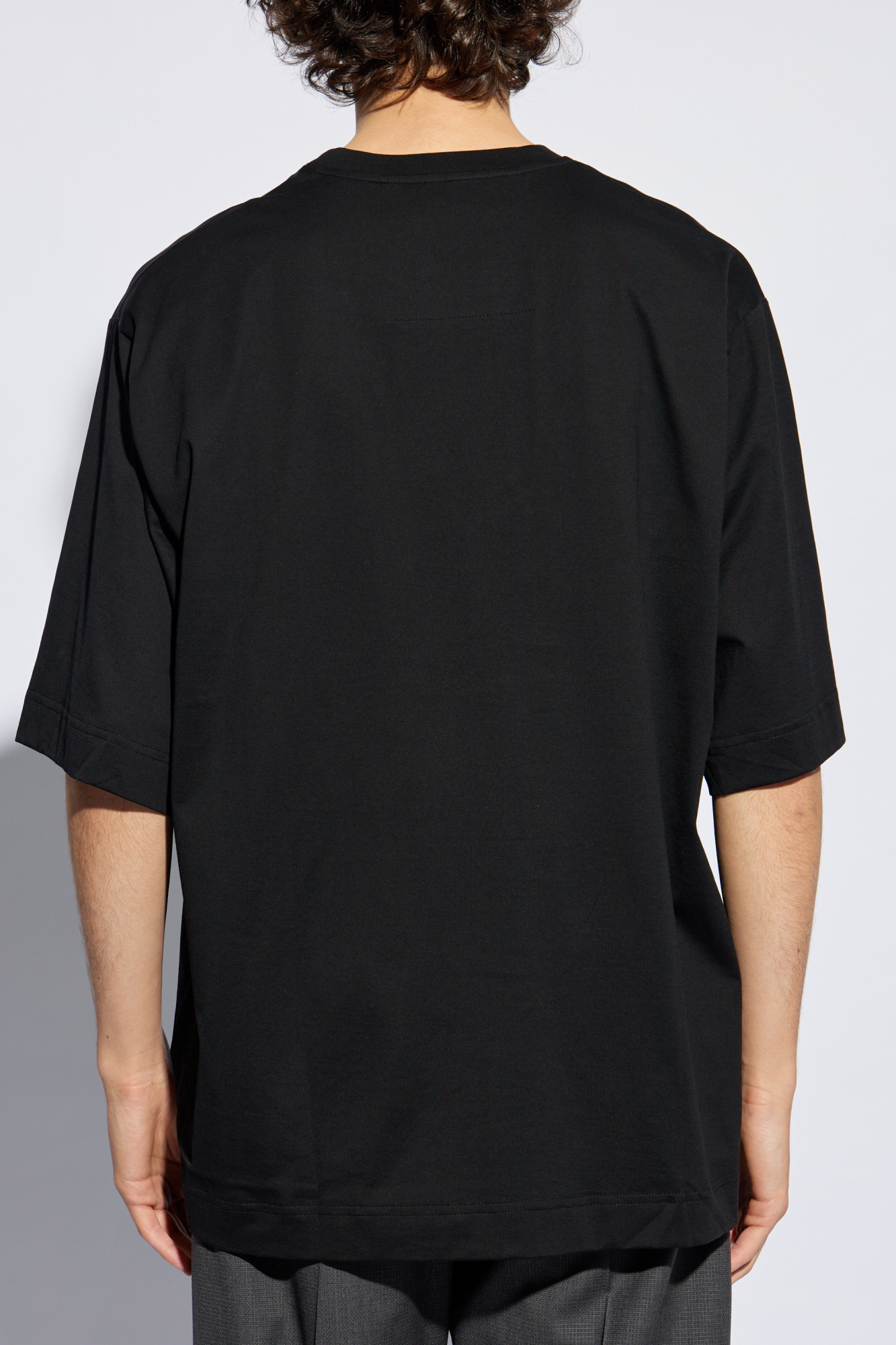 GIVENCHY ★韓国より迅速発送★ Logo print T-shirt White/Black Givenchy Studio Homme T-shirt With Patch BM70UQ3002 100 | eBay